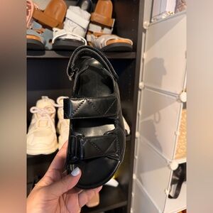 Leather mandals